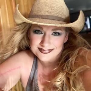 Meet your Posher, Yanci